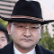 矢作 芳人 Yoshito Yahagi <br />
1961年3月20日生 東京都出身<br />
免許取得:2004年<br />
通算成績:6003戦577勝・2着541回、連対率.186<br />
表彰受賞履歴:JRA賞(最多勝利調教師)2回、優秀厩舎賞(関西)4回、優秀調教師賞(関西)5回<br />
所属騎手:坂井瑠星